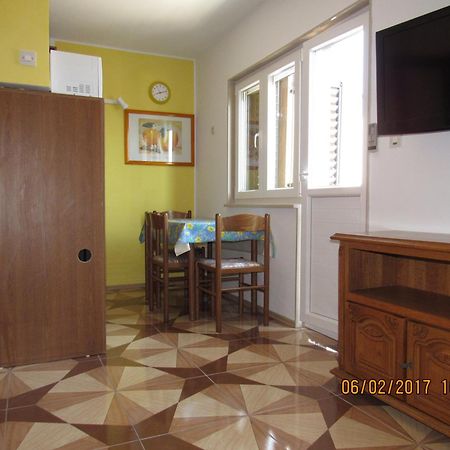Guest House Vanessa Supetar Exterior foto